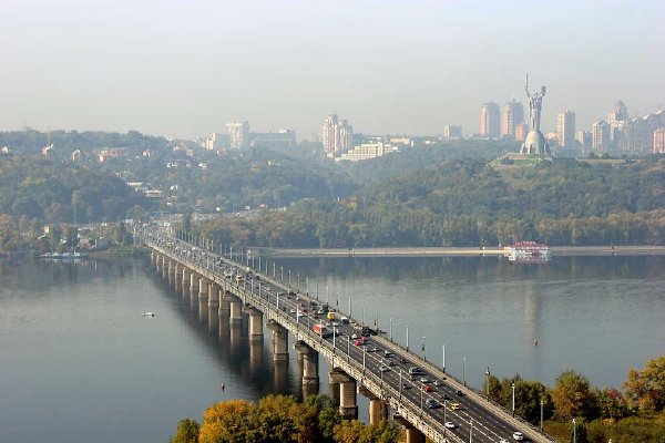 Украинский художник пообещал прыгнуть в Днепр с моста Патона после победы России над Хорватией